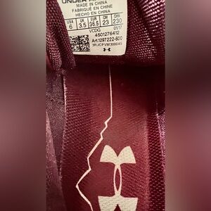 Under Armour Sneakers